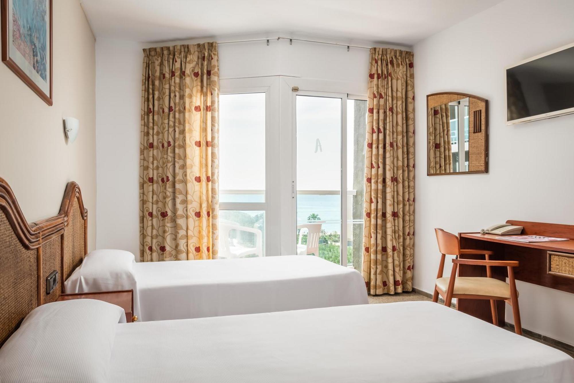 Hotel Cartago Nova By Alegria Малграт де Мар Екстериор снимка