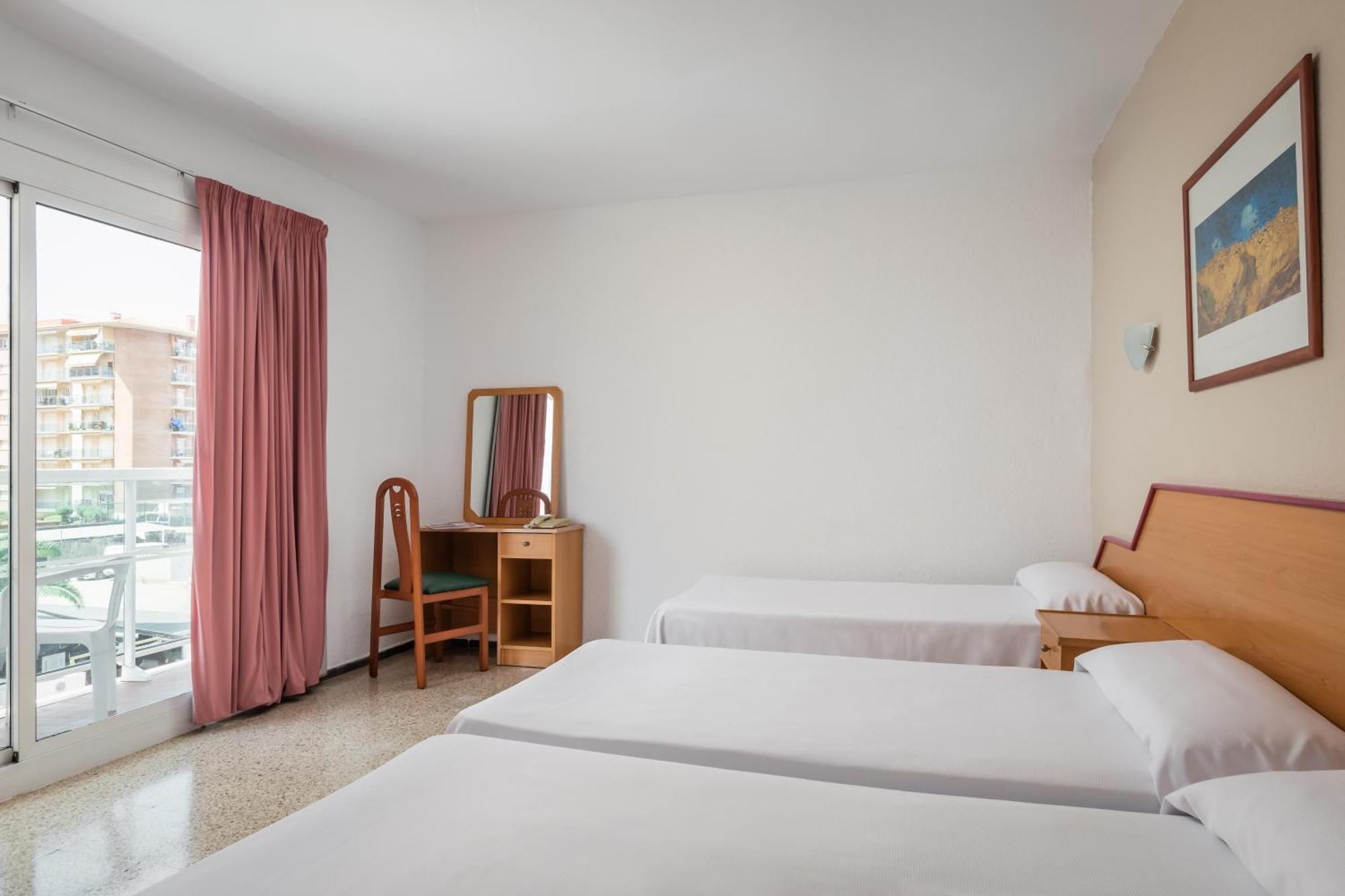 Hotel Cartago Nova By Alegria Малграт де Мар Екстериор снимка