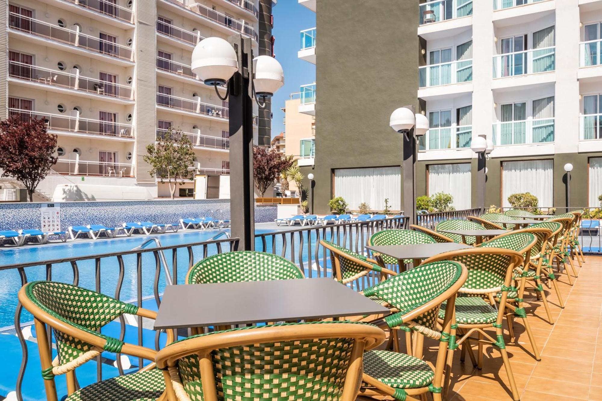 Hotel Cartago Nova By Alegria Малграт де Мар Екстериор снимка