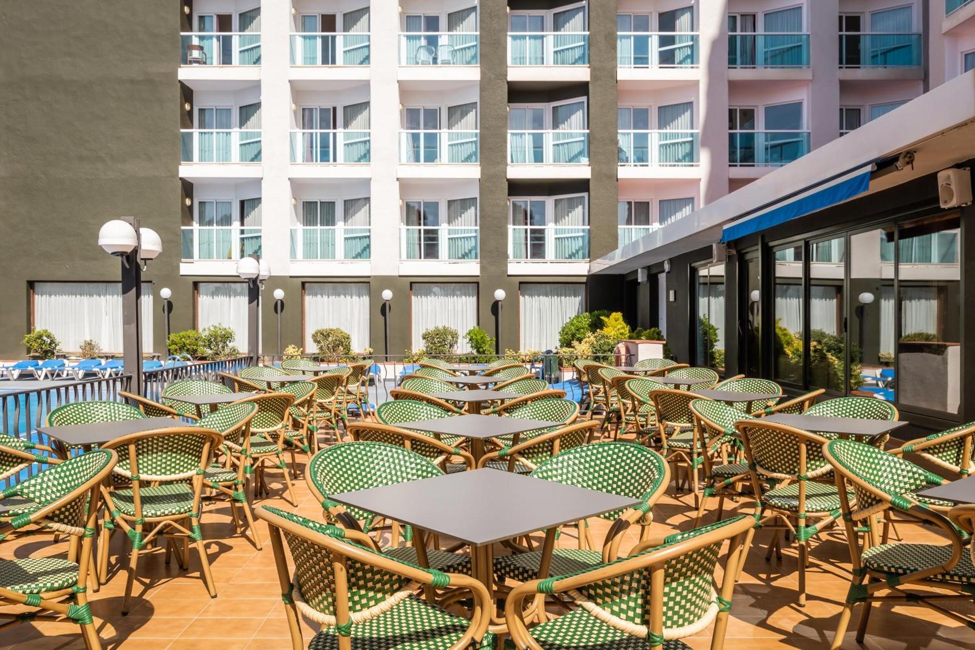 Hotel Cartago Nova By Alegria Малграт де Мар Екстериор снимка