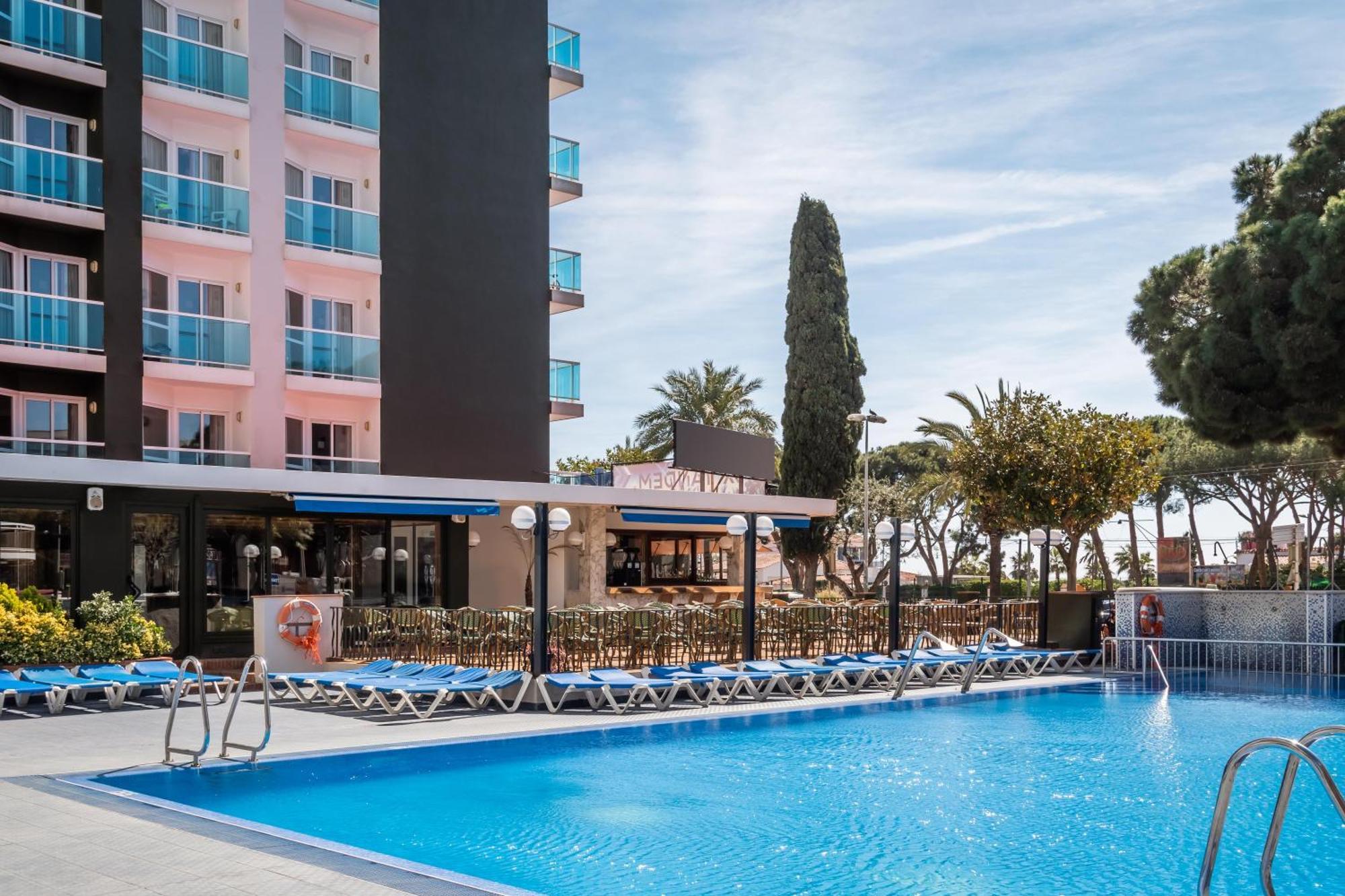 Hotel Cartago Nova By Alegria Малграт де Мар Екстериор снимка